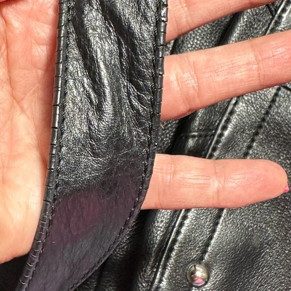 B Makowsky Large Black Leather Shoulder Bag - Picture 10 of 13